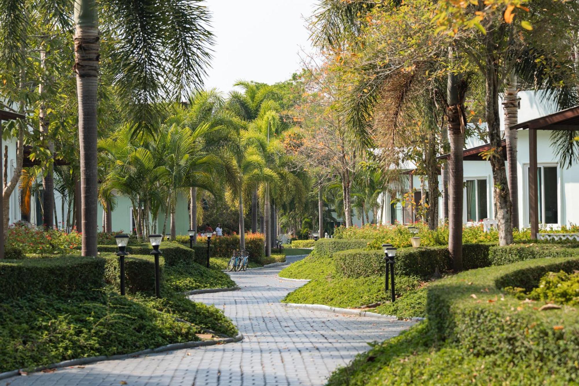 Villa Reina Resort Nong Nam Daeng Exterior foto