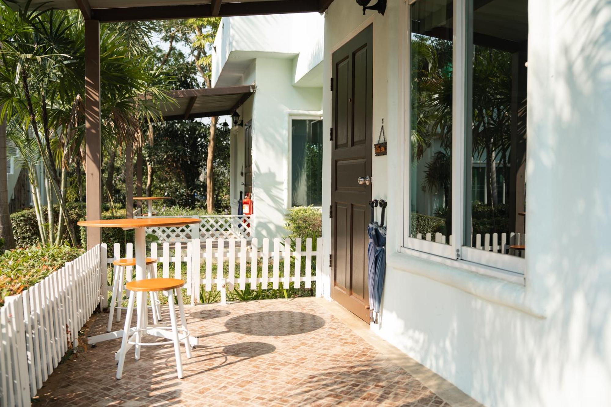 Villa Reina Resort Nong Nam Daeng Exterior foto